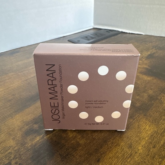 Josie Maran Argan Matchmaker Powder Foundation Light/Medium .21 oz New In Box. - Picture 1 of 6